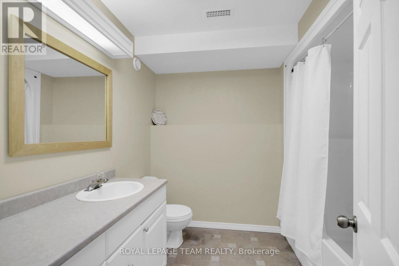 955 MACPHERSON ROAD Image 26