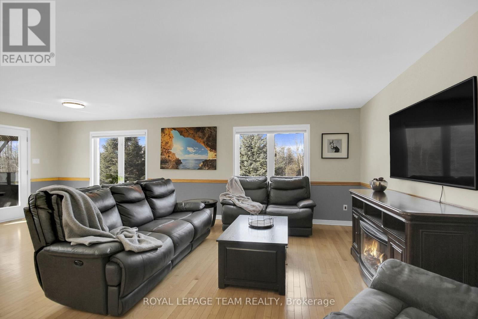 955 MACPHERSON ROAD Image 30