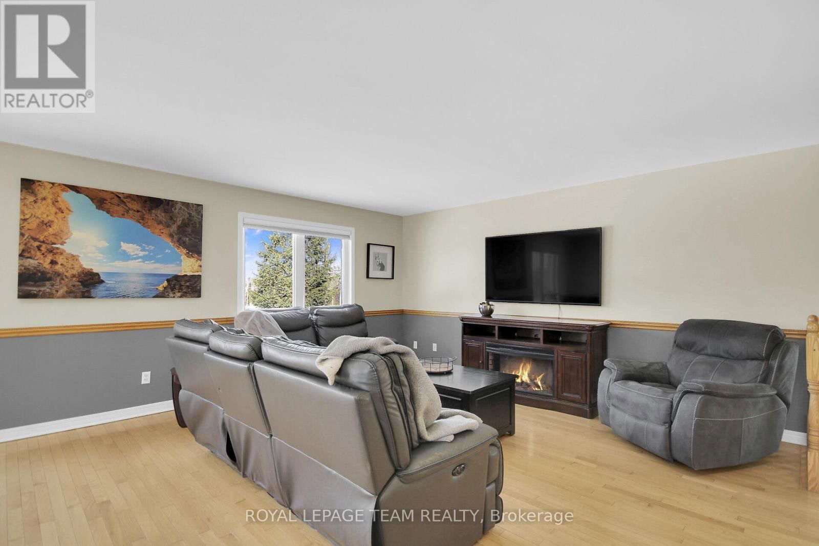 955 MACPHERSON ROAD Image 31
