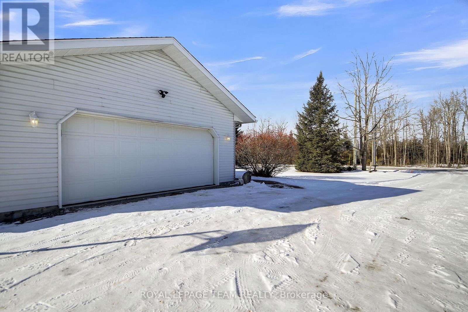 955 MACPHERSON ROAD Image 7