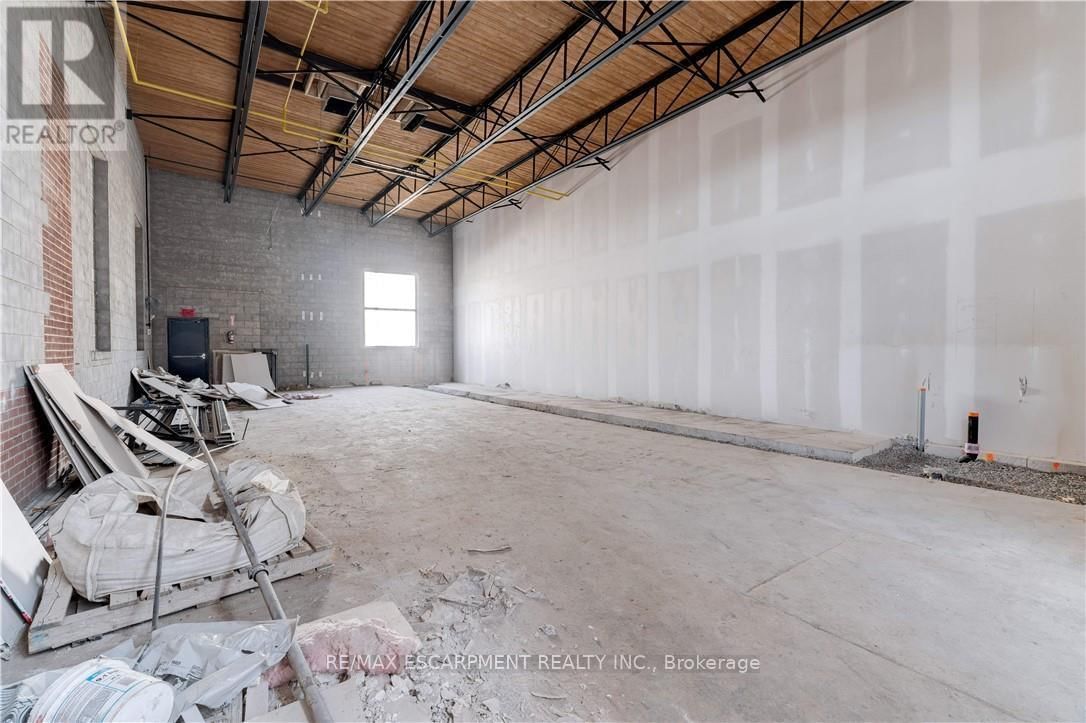 UNIT 8-9 - 111 SHERWOOD DRIVE Image 3