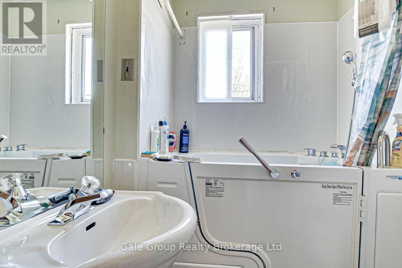 1251 FLORENCE STREET Image 10