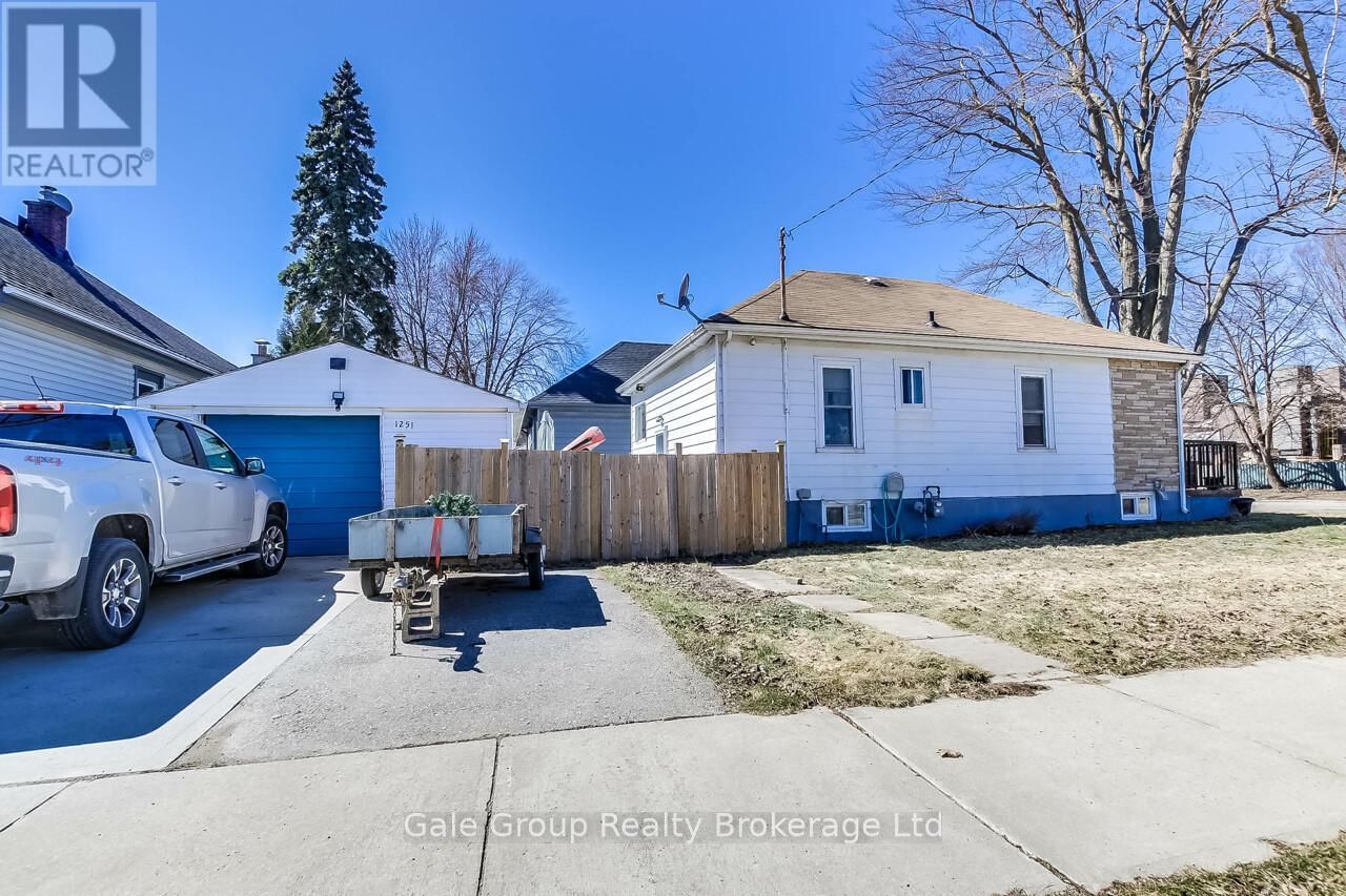 1251 FLORENCE STREET Image 11