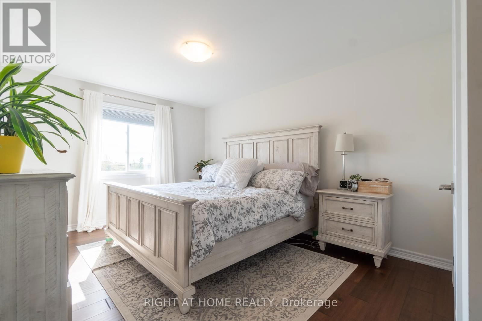 21 LAMB CRESCENT Image 15