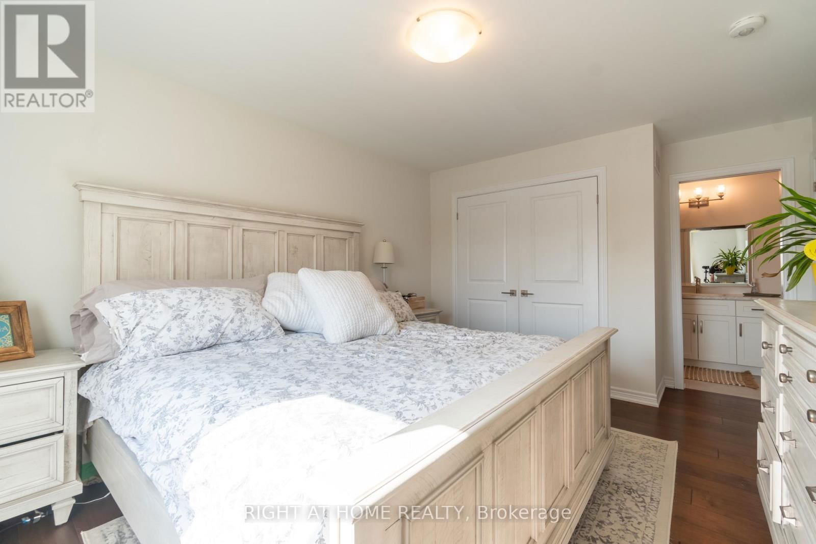 21 LAMB CRESCENT Image 17