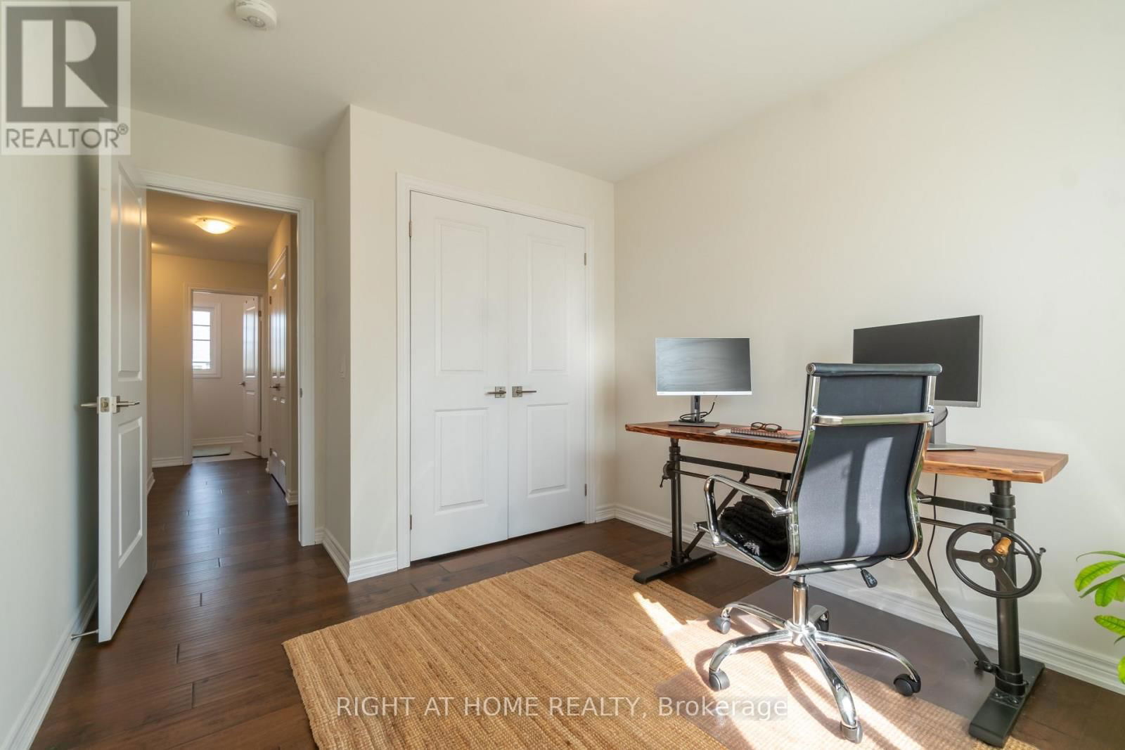 21 LAMB CRESCENT Image 21
