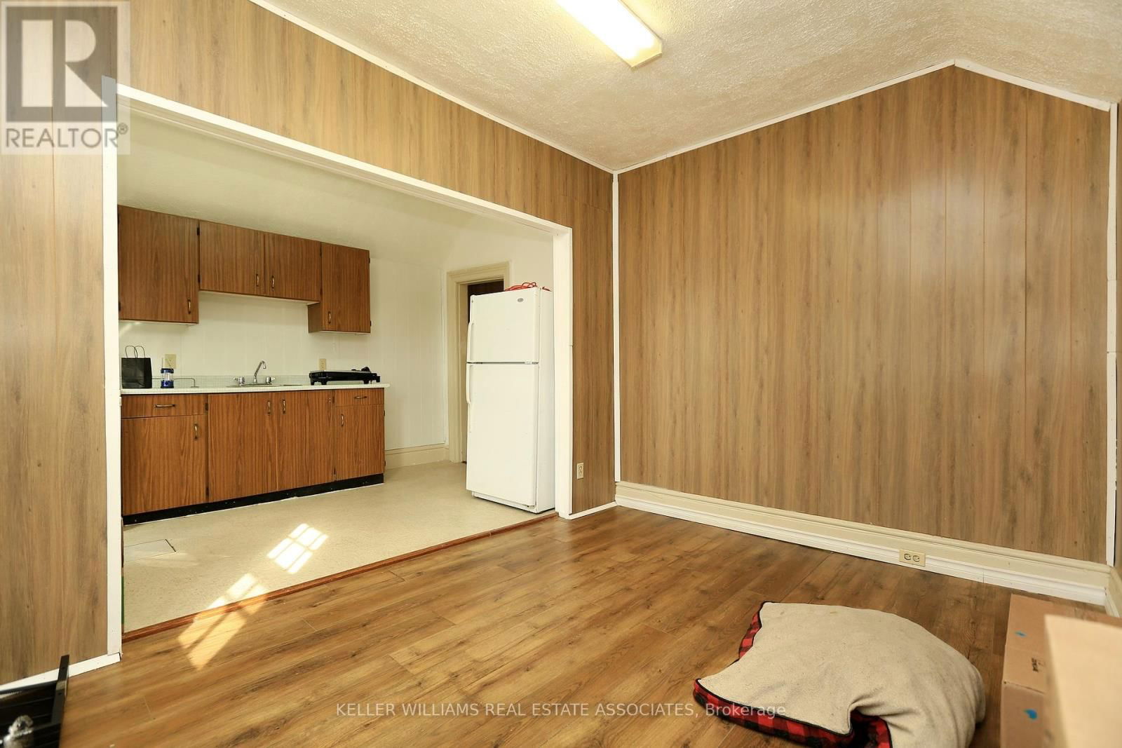 329 JOSEPHINE STREET WEST Image 16