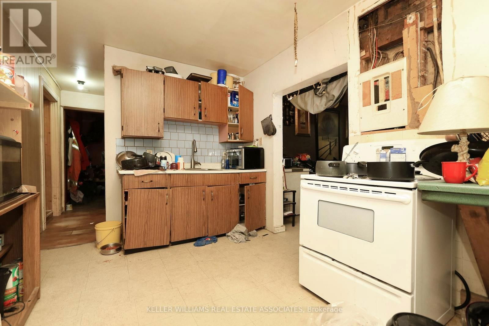329 JOSEPHINE STREET WEST Image 17