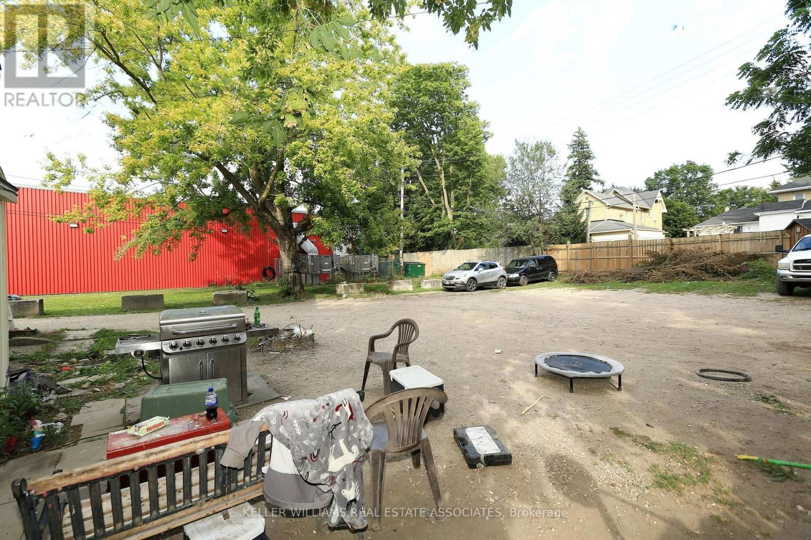 329 JOSEPHINE STREET WEST Image 18