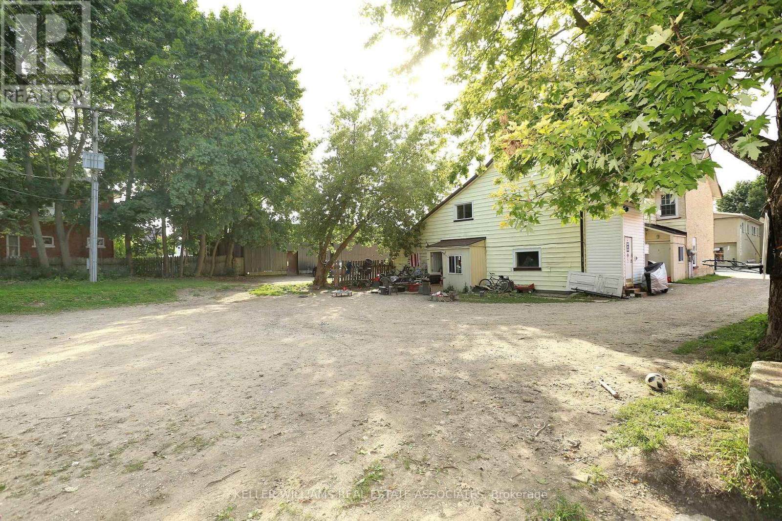 329 JOSEPHINE STREET WEST Image 19