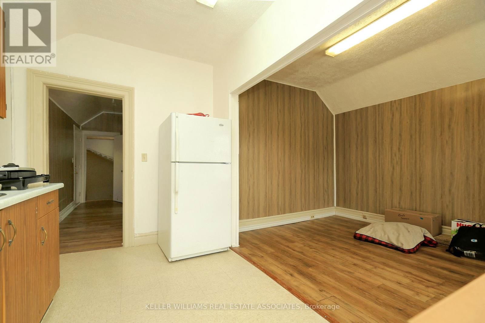 329 JOSEPHINE STREET WEST Image 7