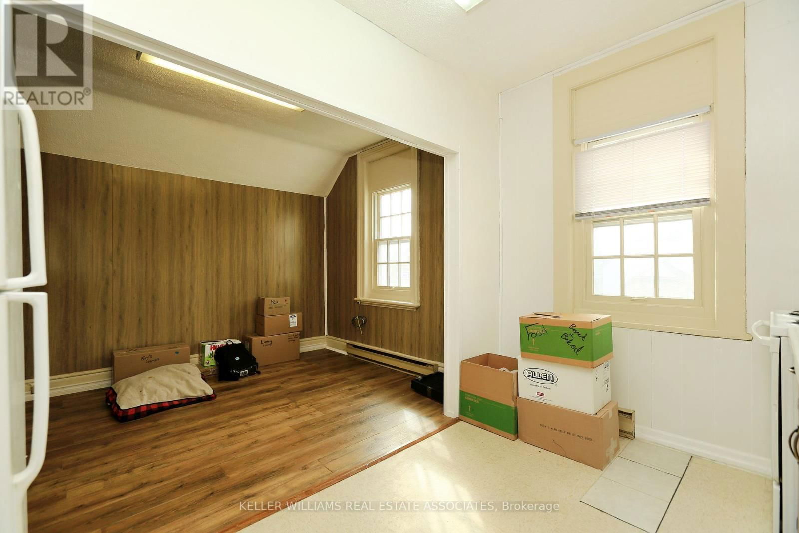 329 JOSEPHINE STREET WEST Image 8