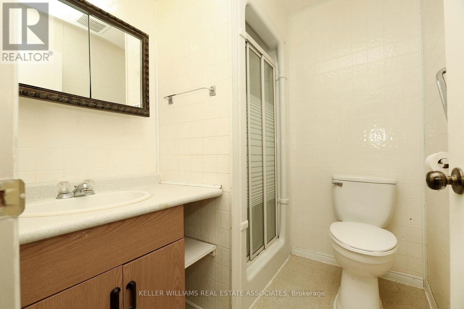 329 JOSEPHINE STREET WEST Image 9