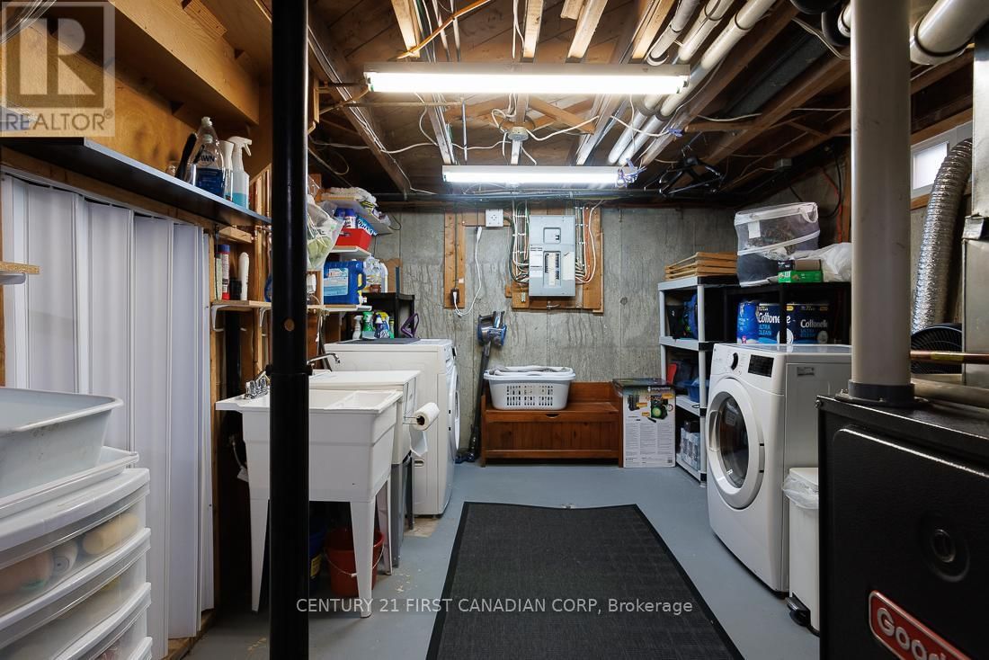 82 QUEENSTON CRESCENT Image 23