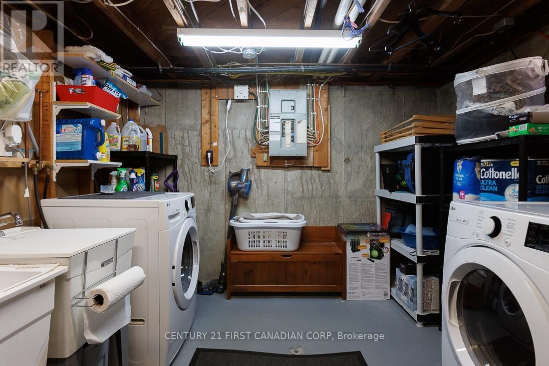 82 QUEENSTON CRESCENT Image 24