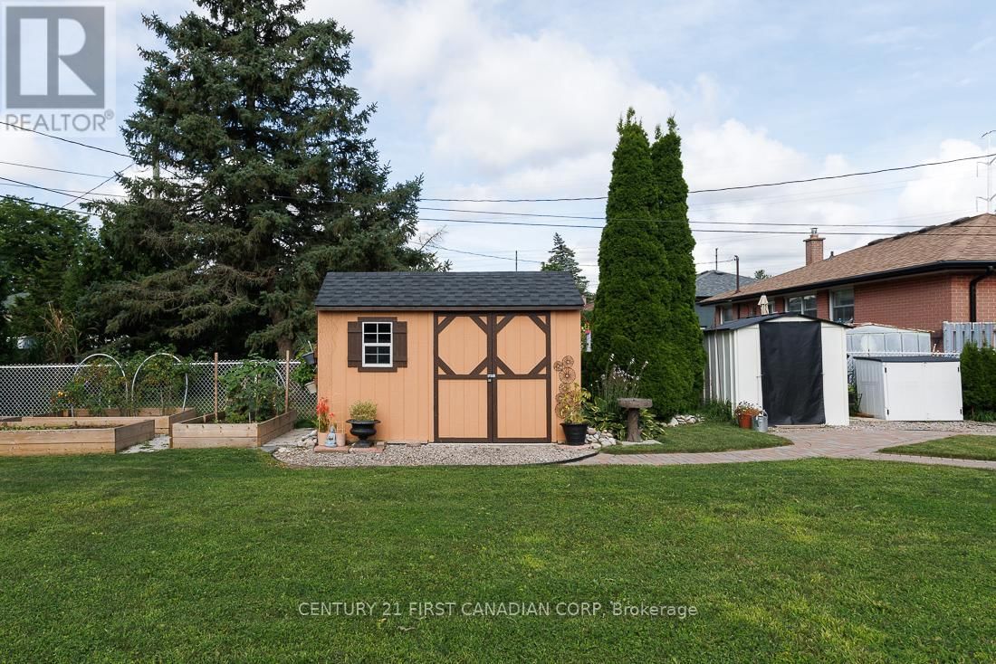 82 QUEENSTON CRESCENT Image 26