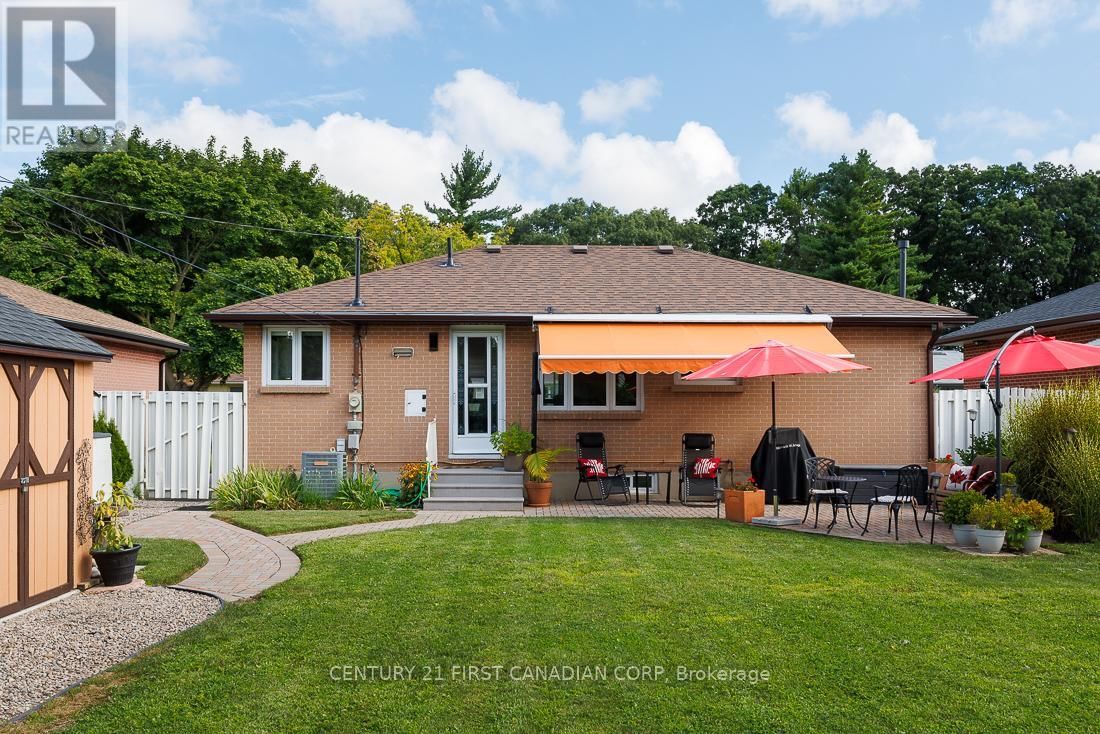 82 QUEENSTON CRESCENT Image 28