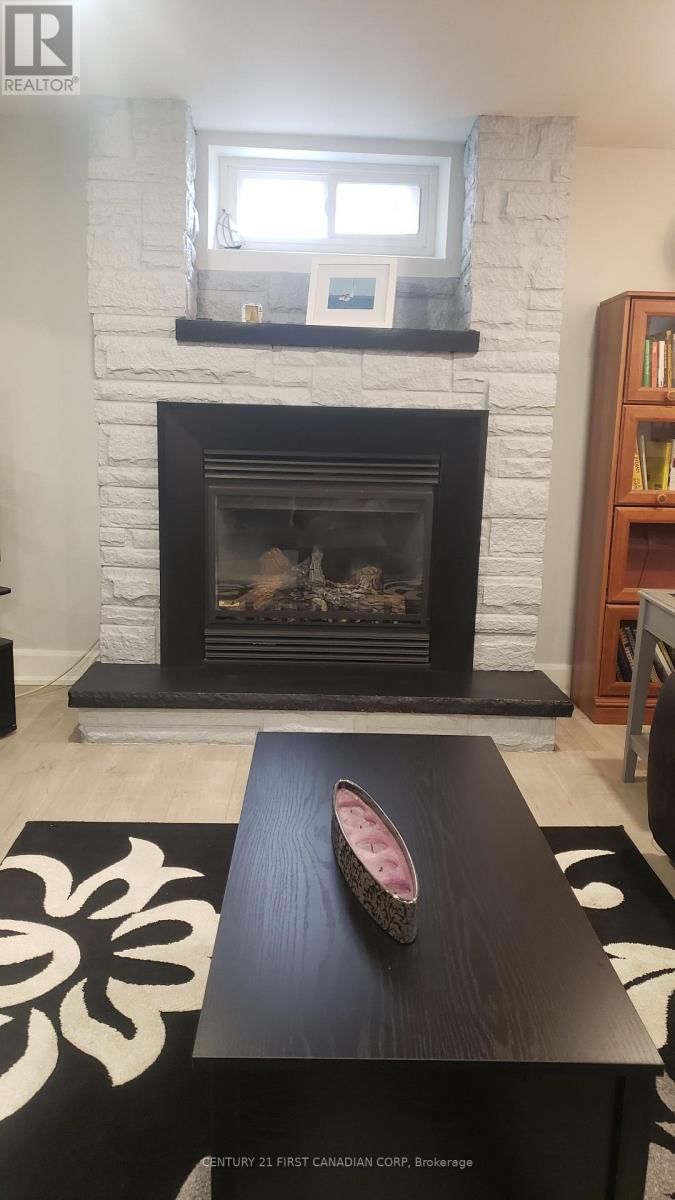 82 QUEENSTON CRESCENT Image 35
