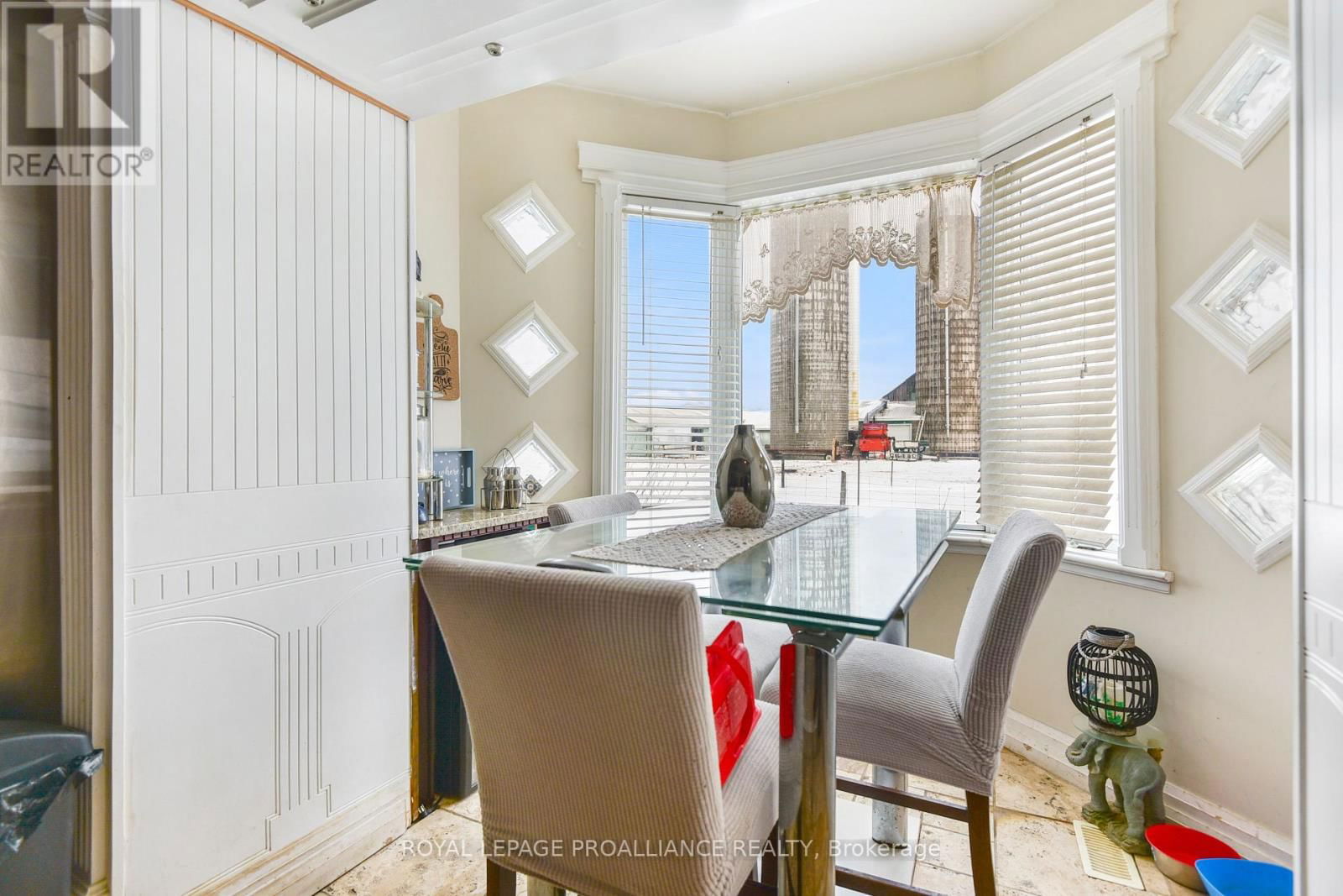 5039 CARMAN ROAD Image 10