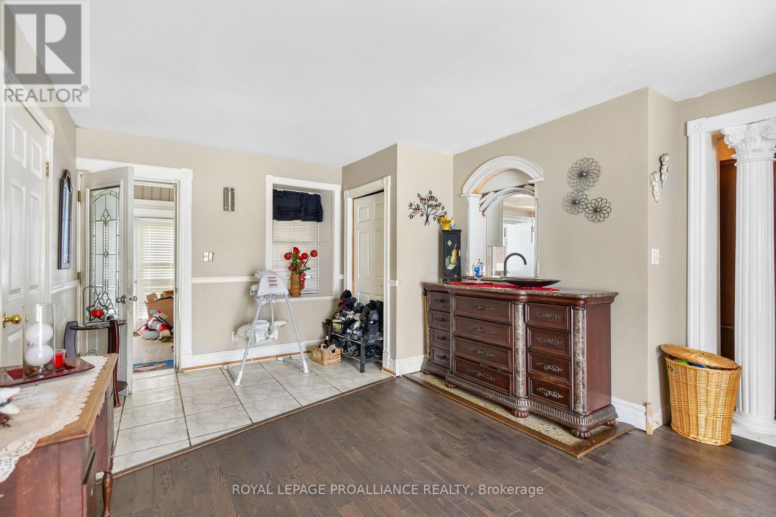 5039 CARMAN ROAD Image 12
