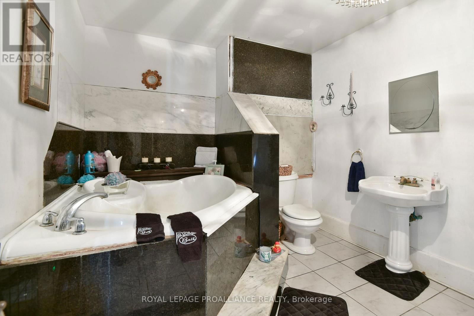5039 CARMAN ROAD Image 21