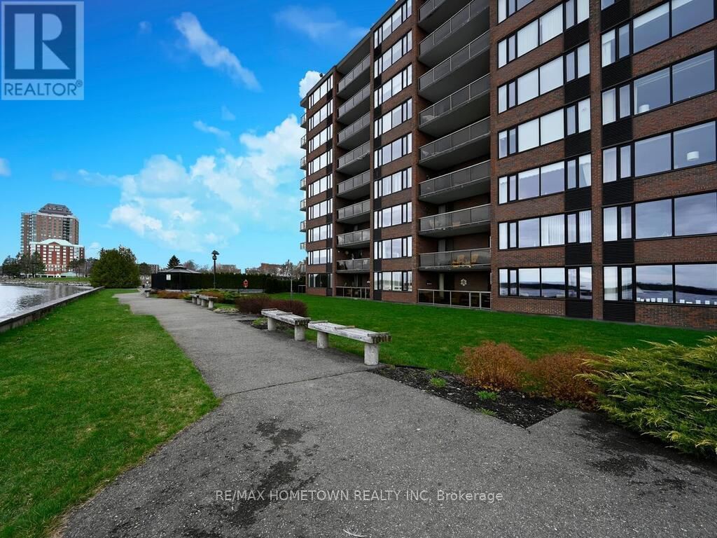 211 - 55 WATER STREET EAST Image 4