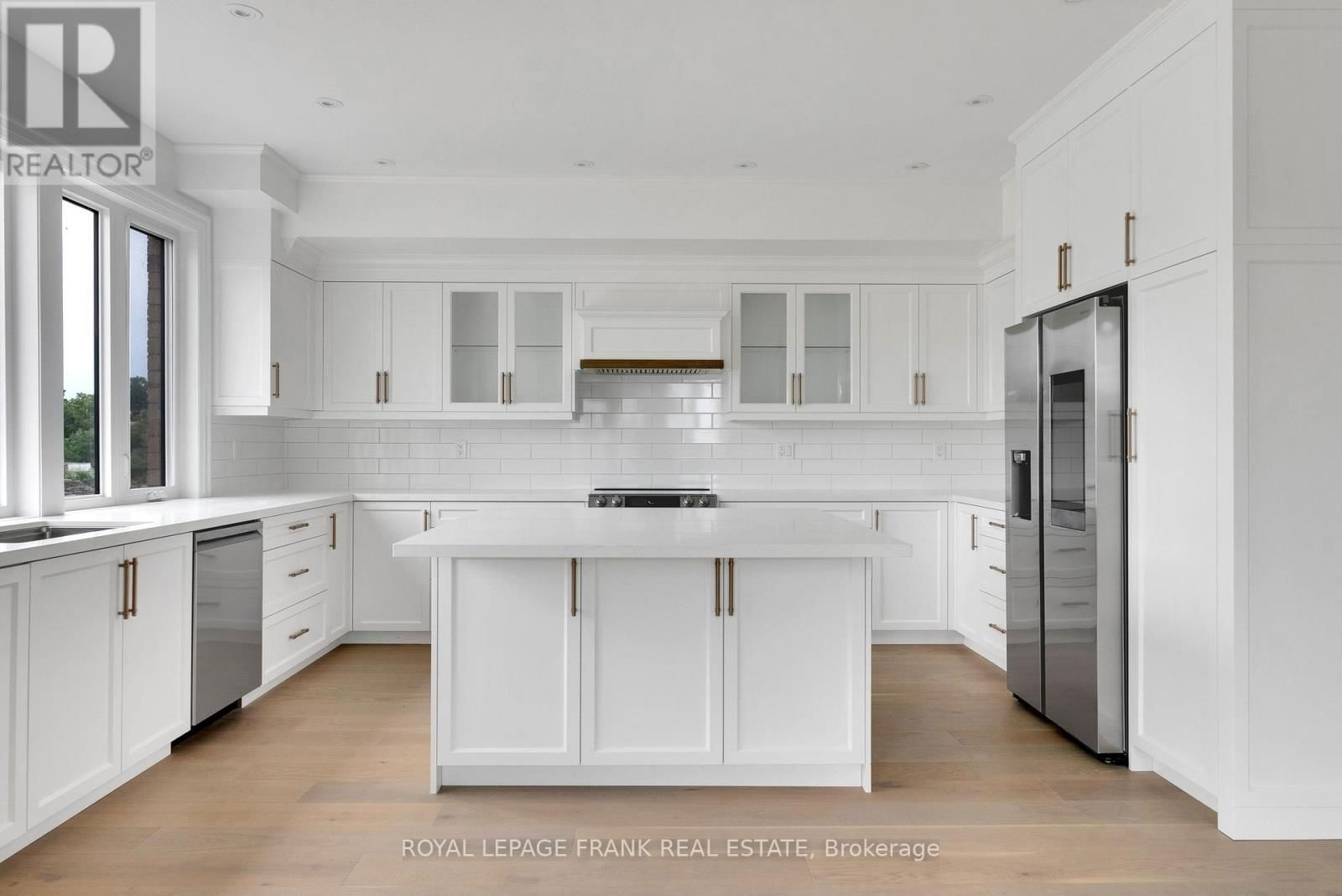42 POND STREET Image 10