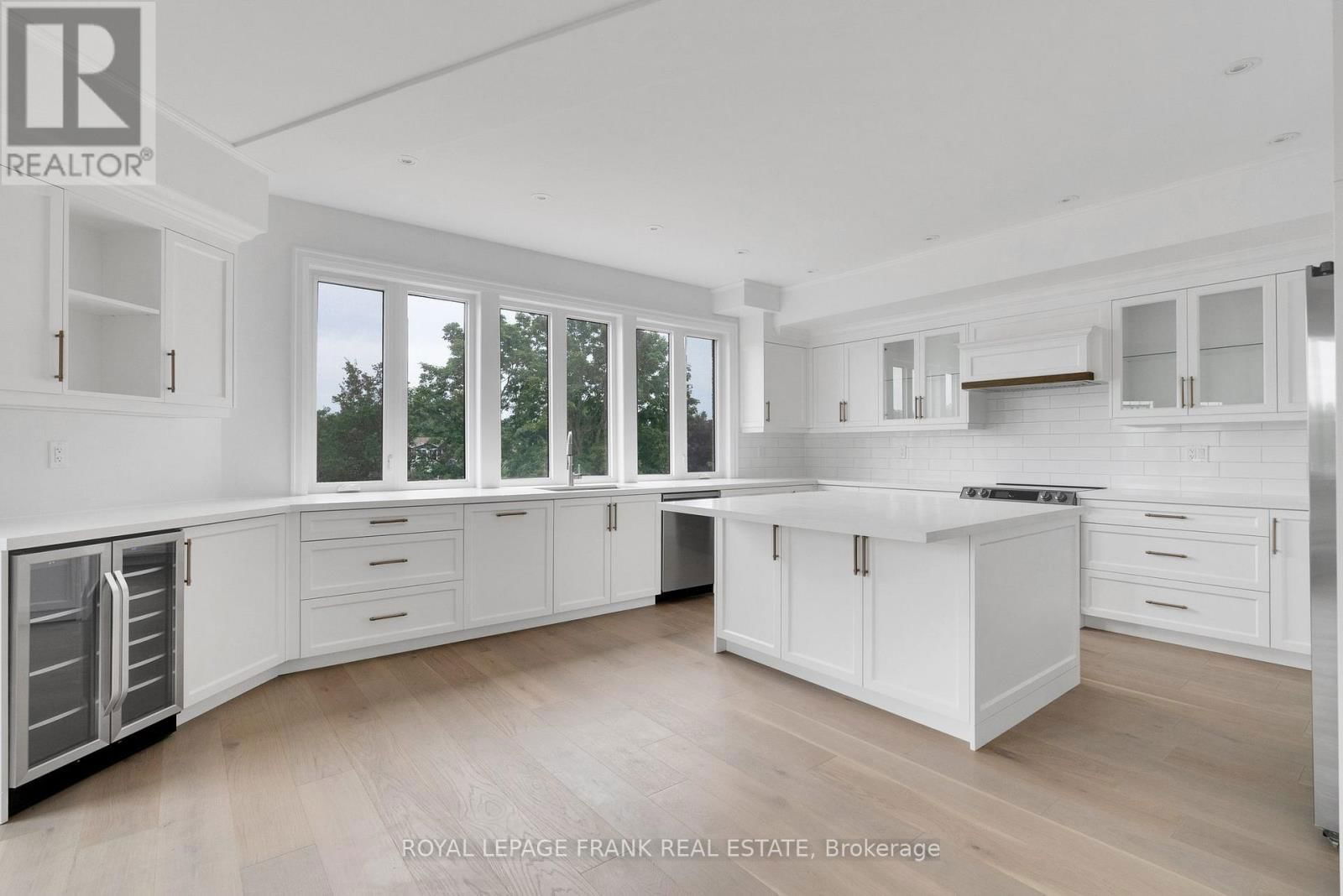 42 POND STREET Image 11