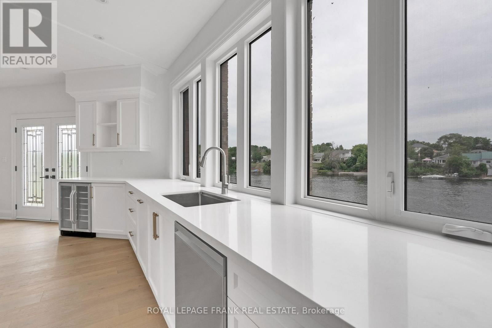42 POND STREET Image 16