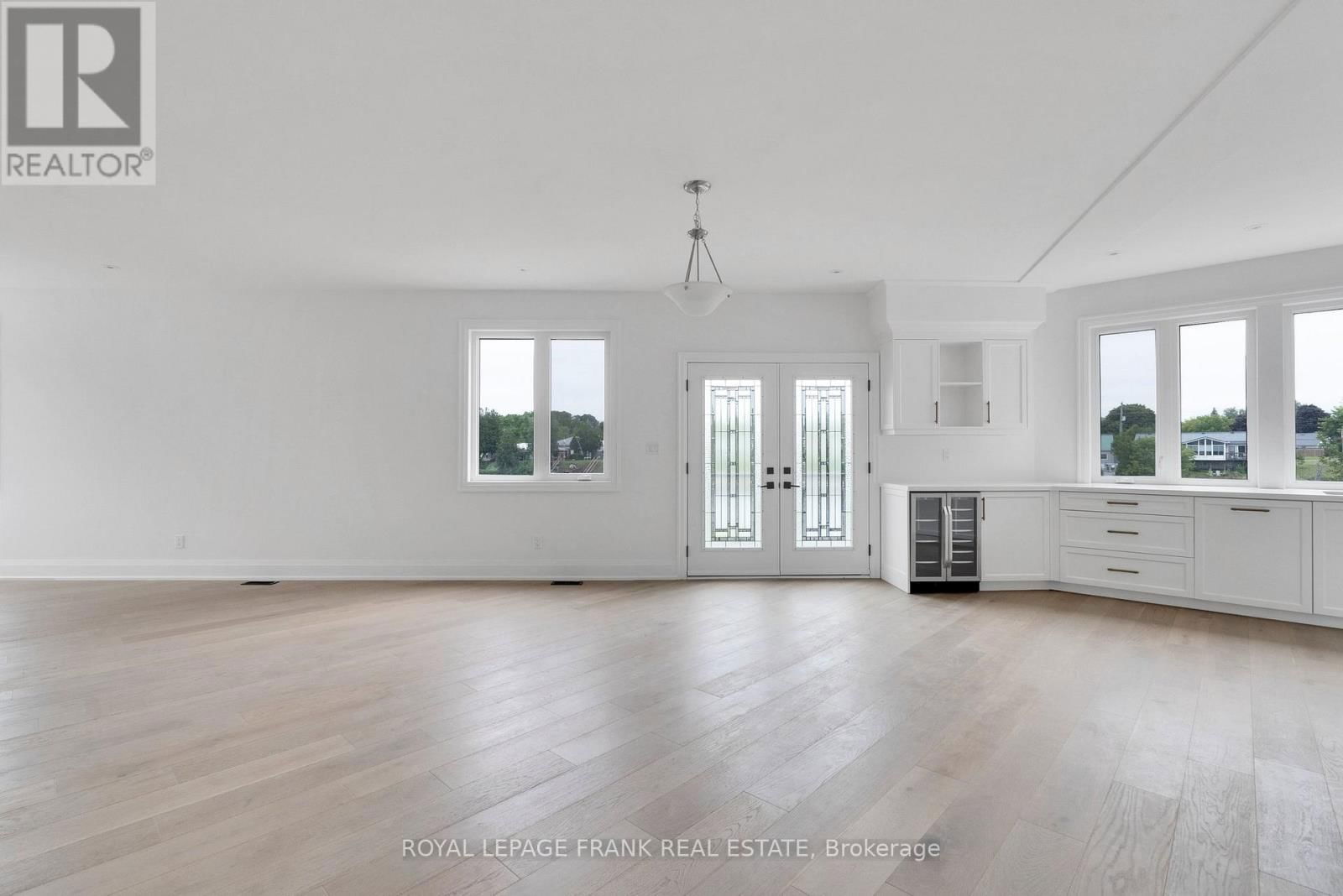 42 POND STREET Image 18