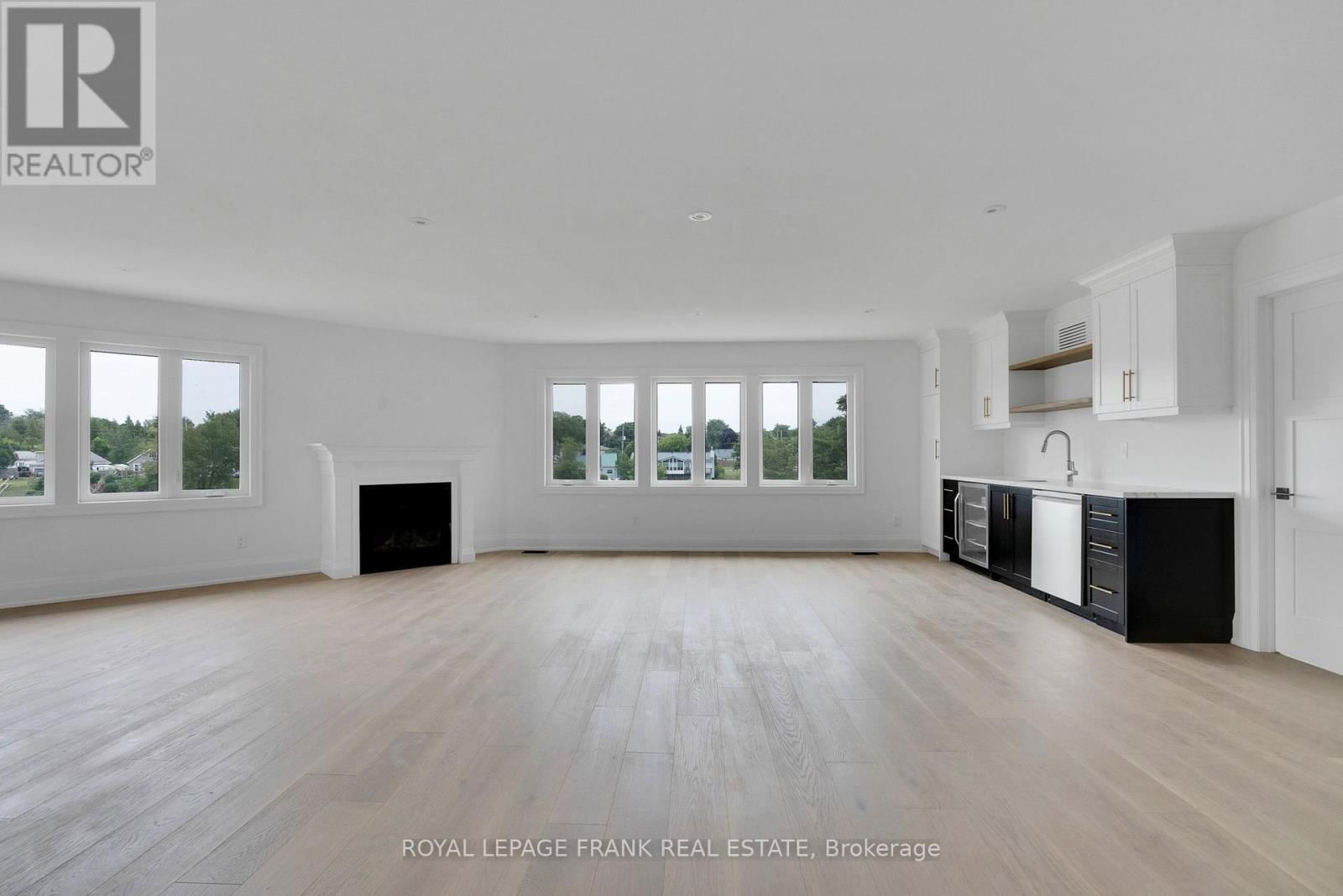 42 POND STREET Image 20