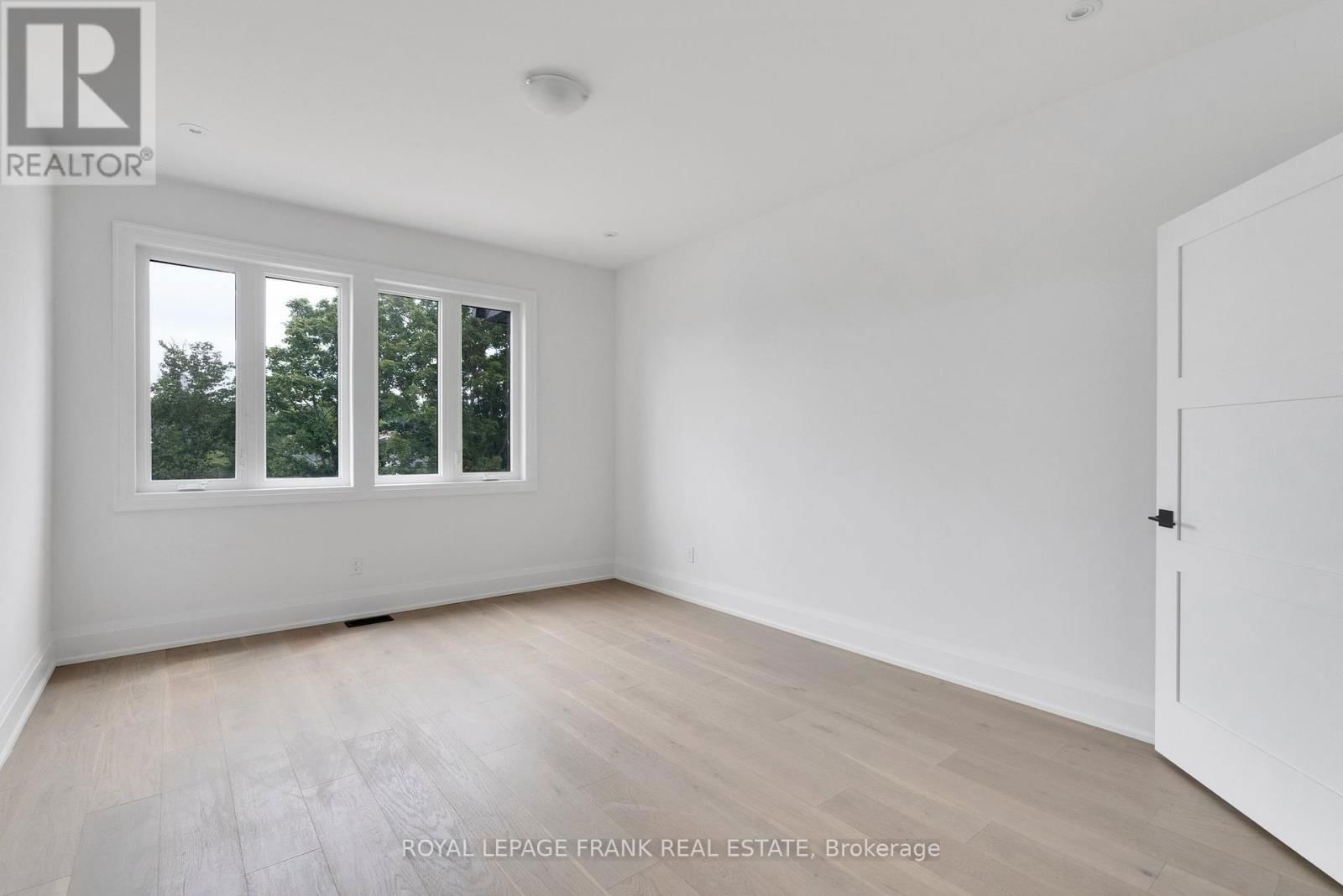 42 POND STREET Image 23