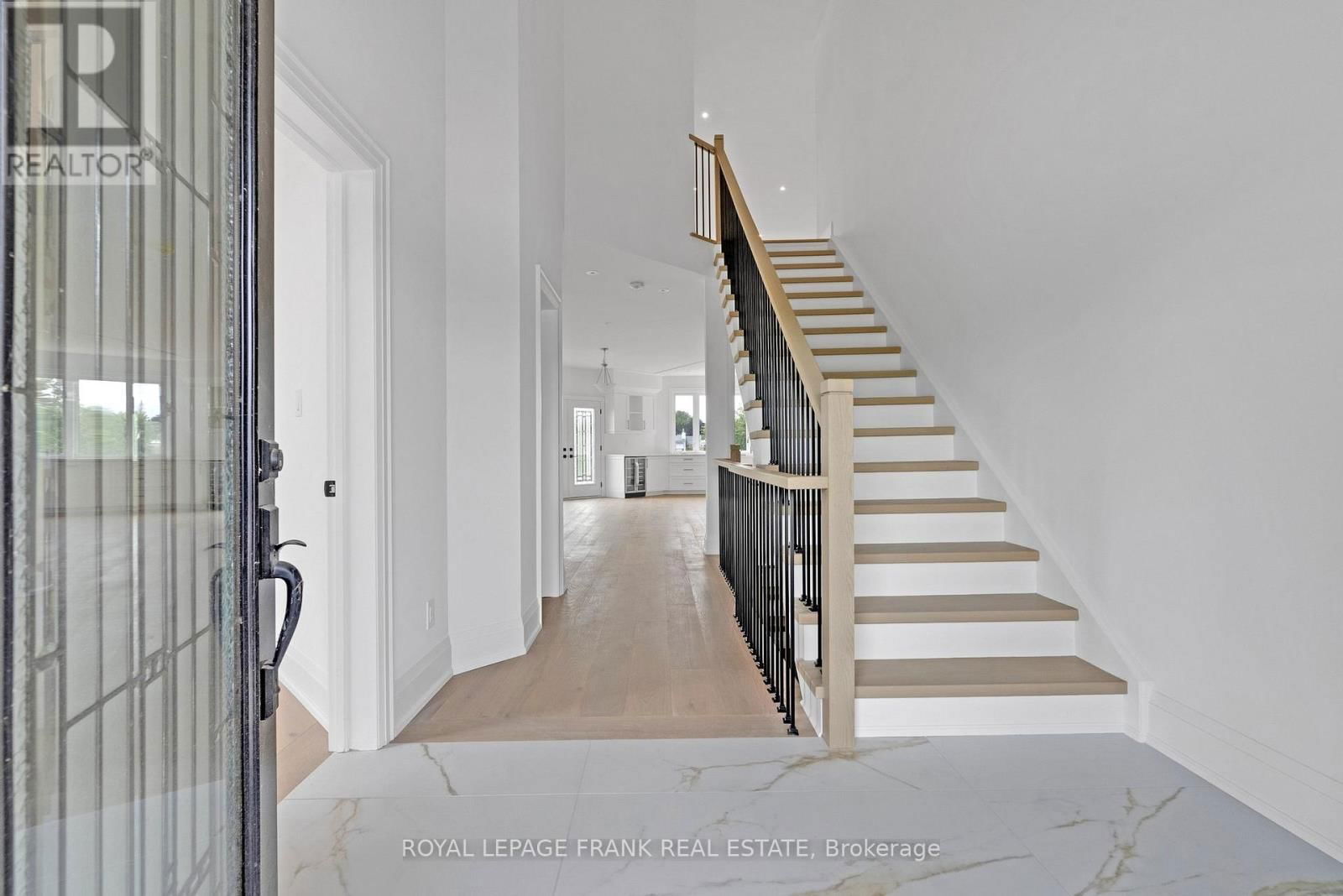 42 POND STREET Image 3