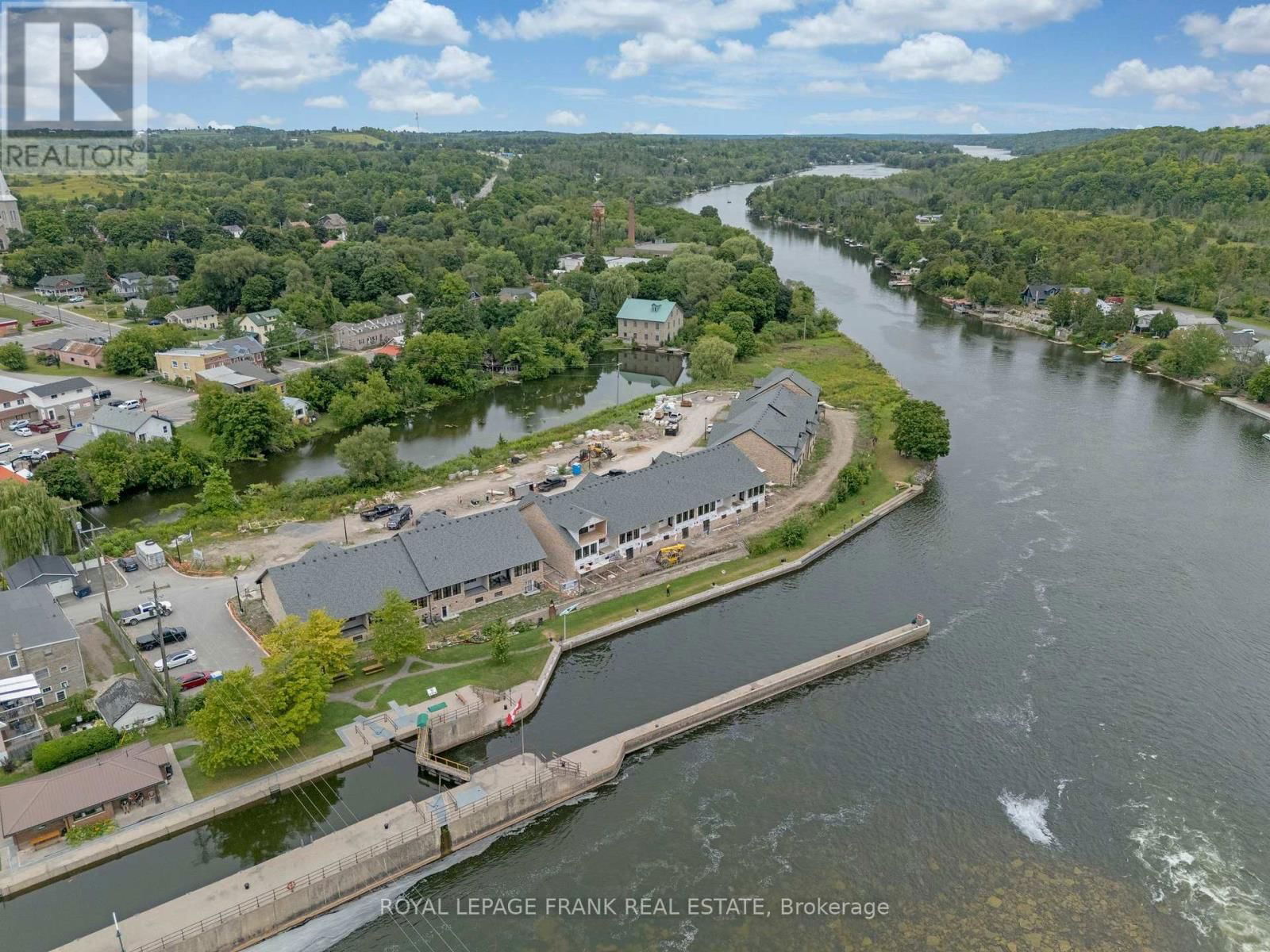 42 POND STREET Image 32