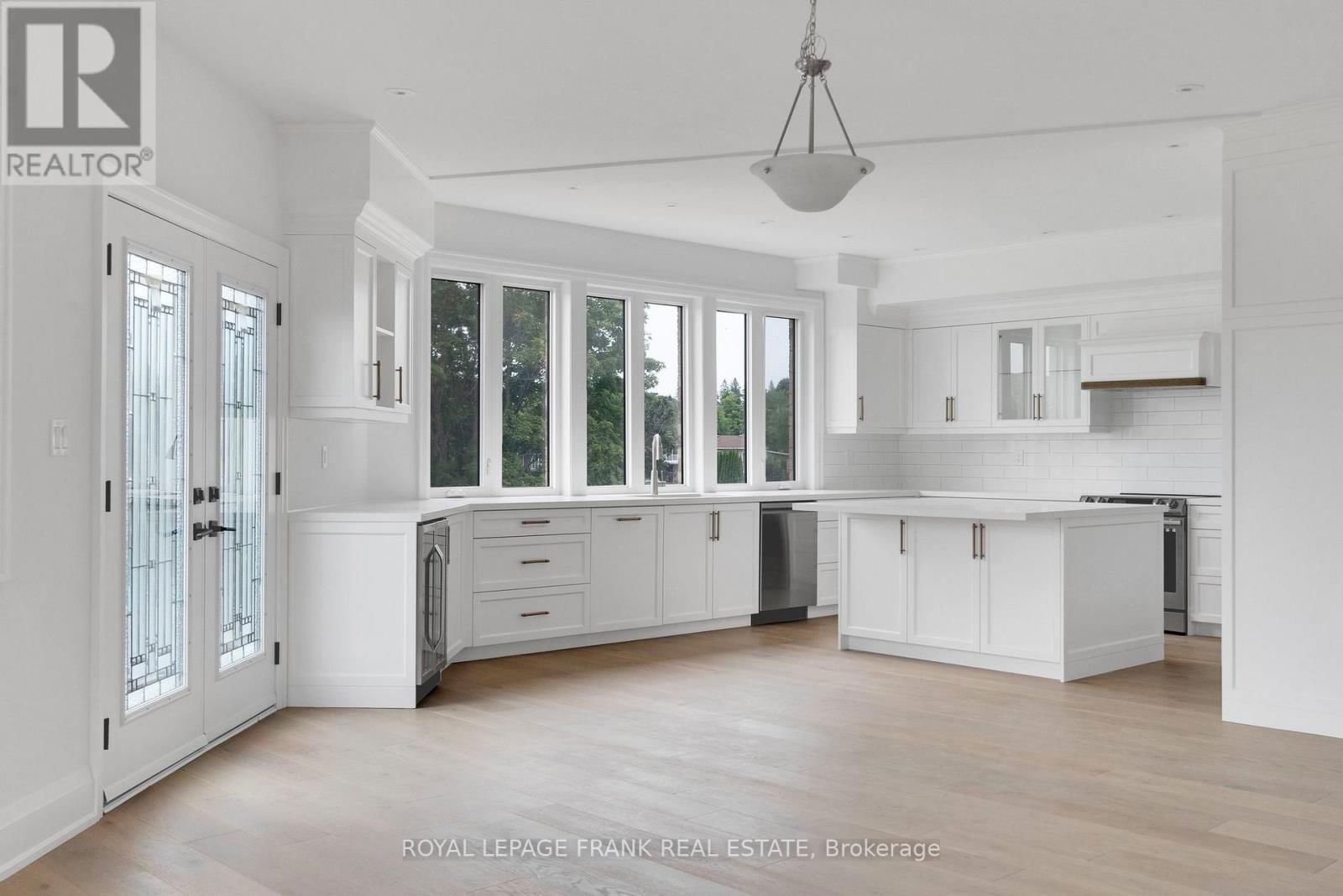 42 POND STREET Image 7