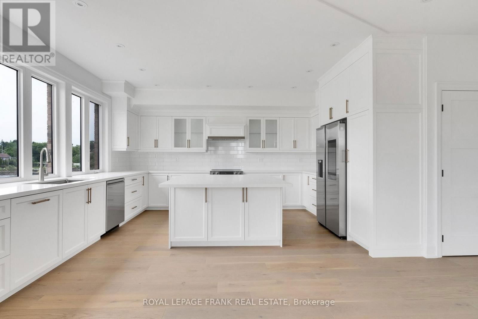 42 POND STREET Image 9