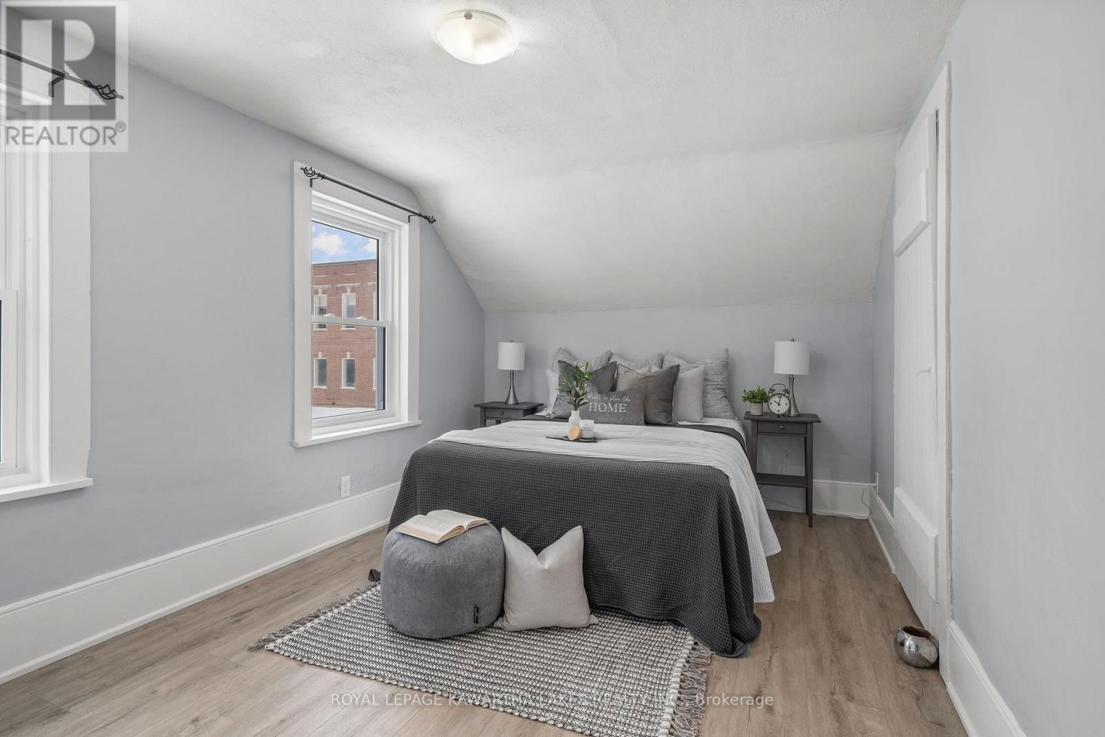18 BOND STREET WEST Image 12