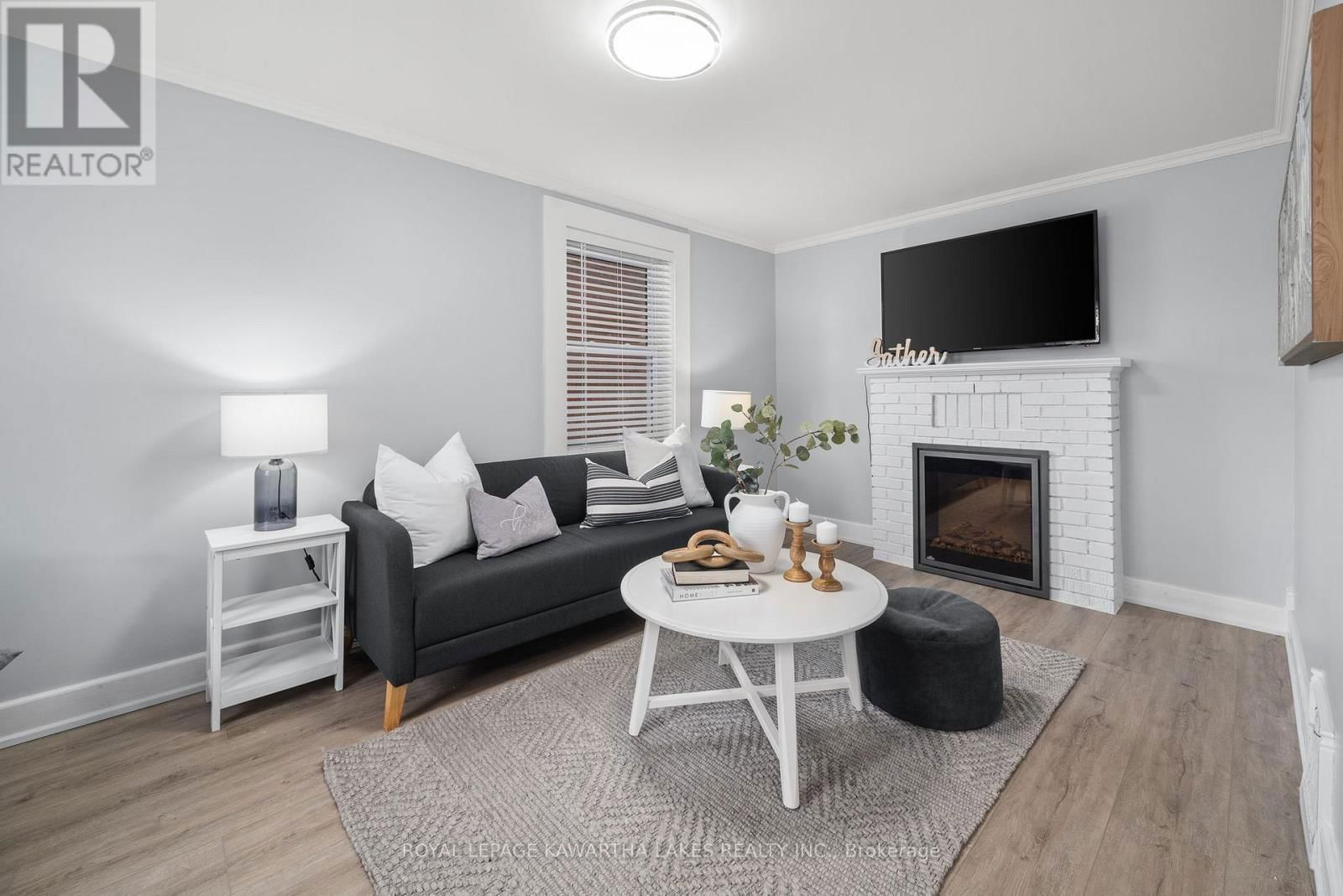 18 BOND STREET WEST Image 4