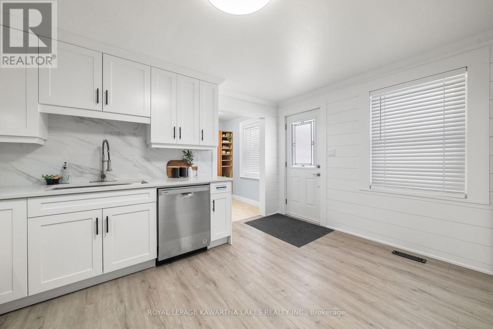 18 BOND STREET WEST Image 7