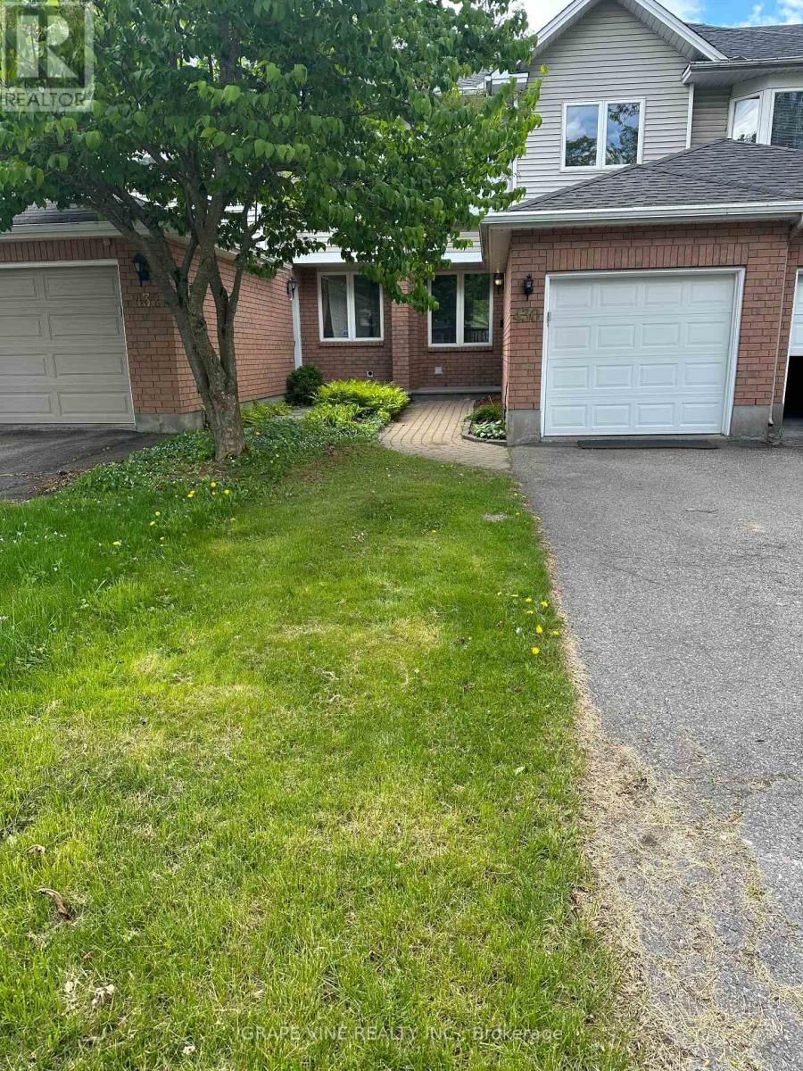 430 LAWLER CRESCENT Image 1