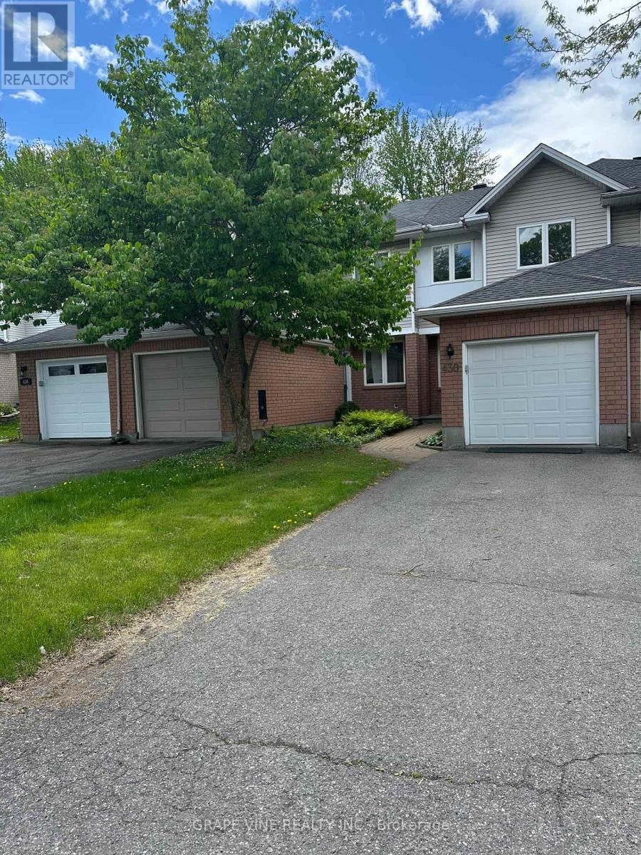 430 LAWLER CRESCENT Image 2