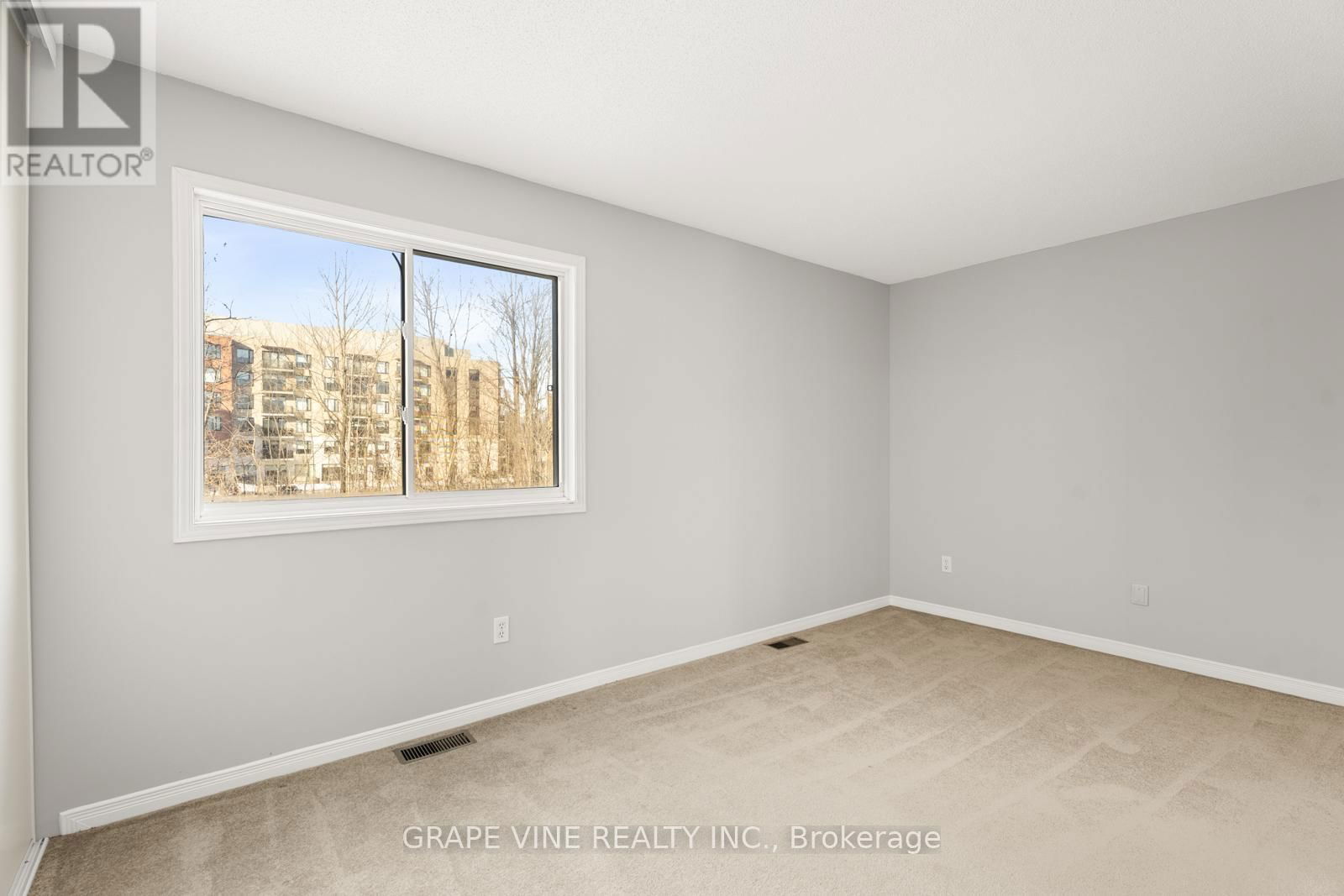 430 LAWLER CRESCENT Image 23