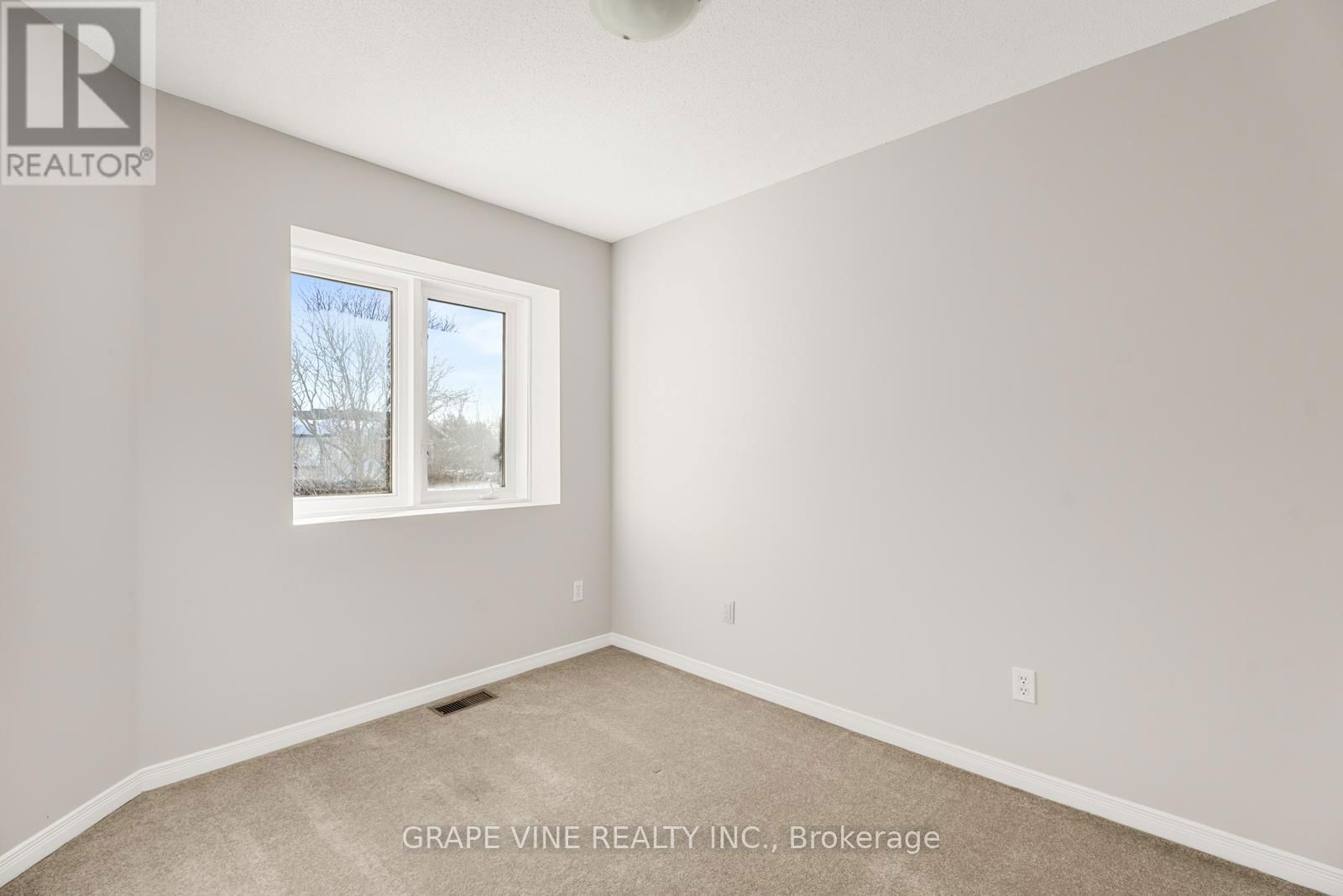 430 LAWLER CRESCENT Image 27