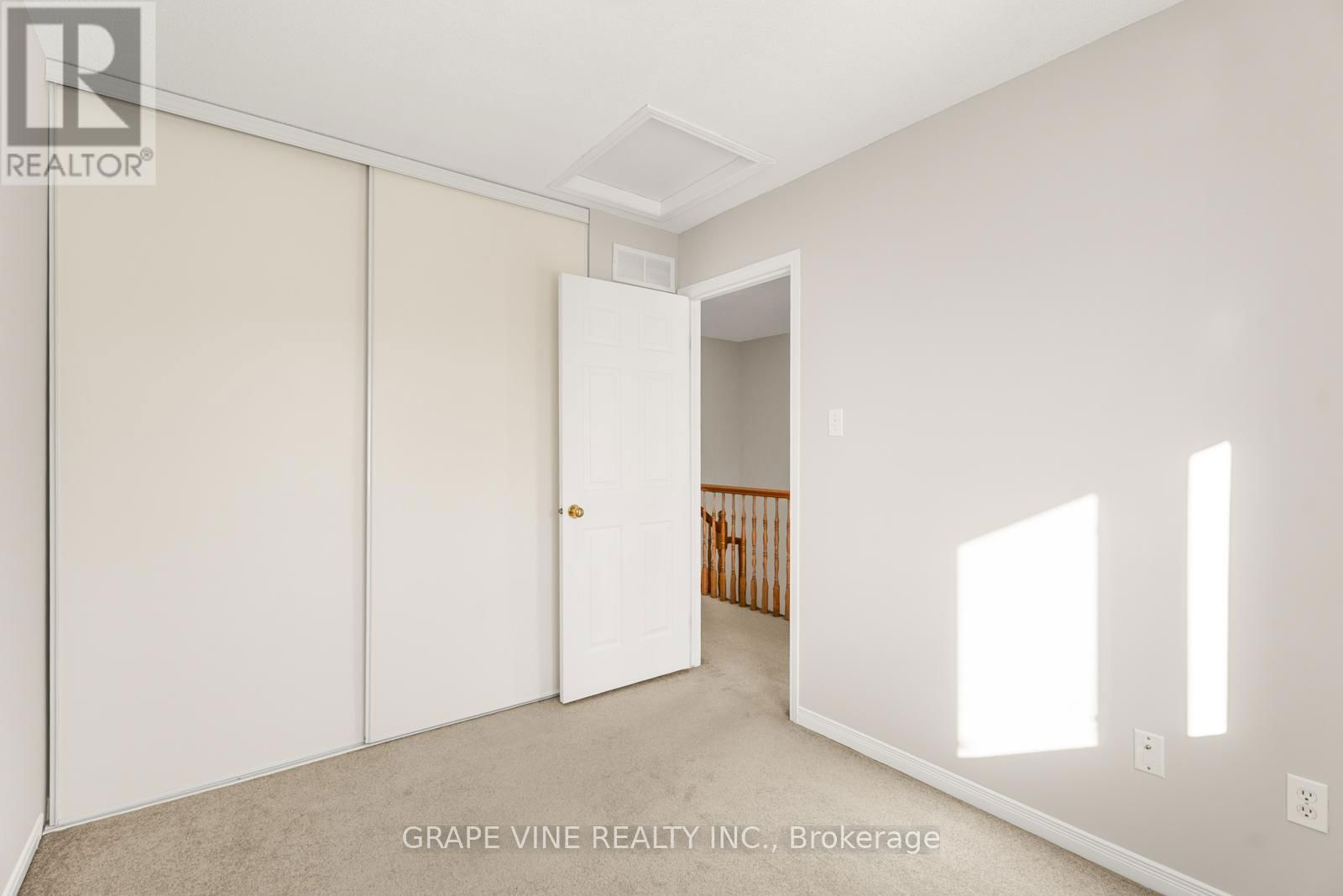 430 LAWLER CRESCENT Image 28