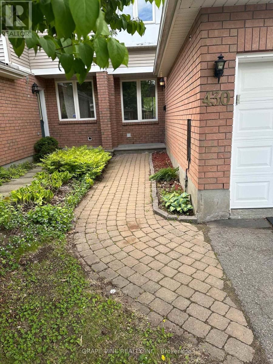 430 LAWLER CRESCENT Image 3
