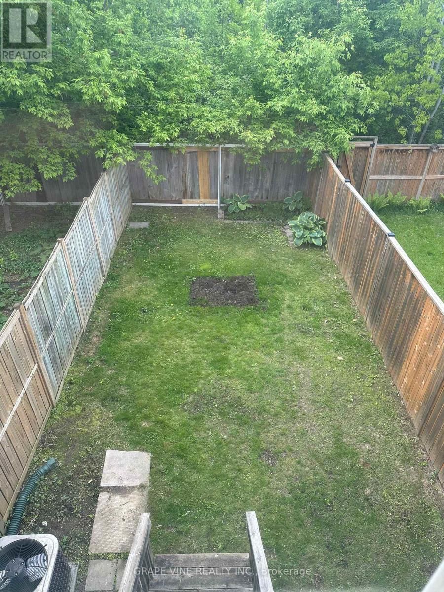 430 LAWLER CRESCENT Image 32