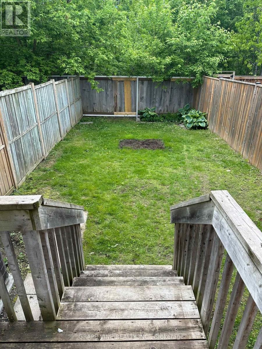 430 LAWLER CRESCENT Image 33