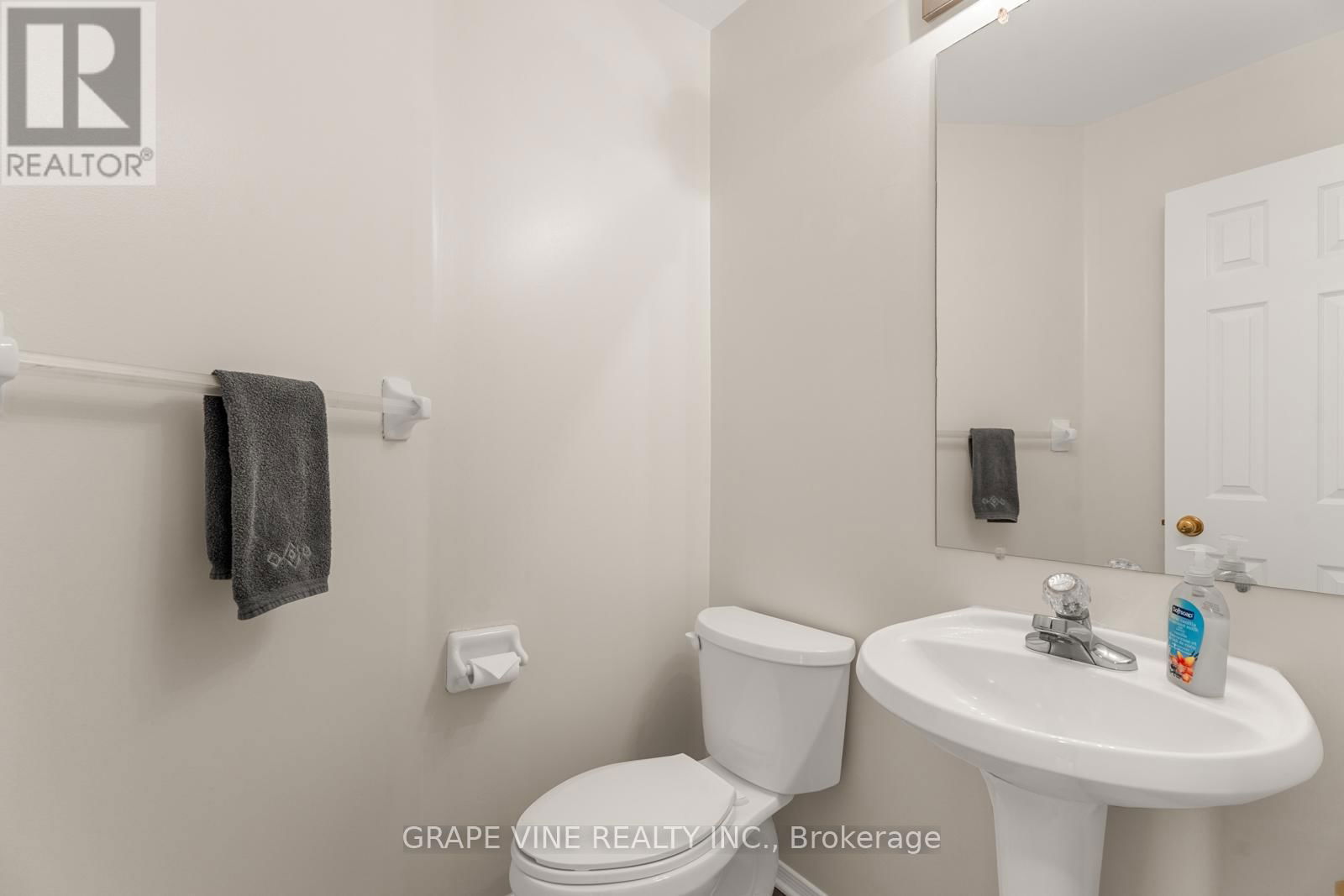 430 LAWLER CRESCENT Image 7