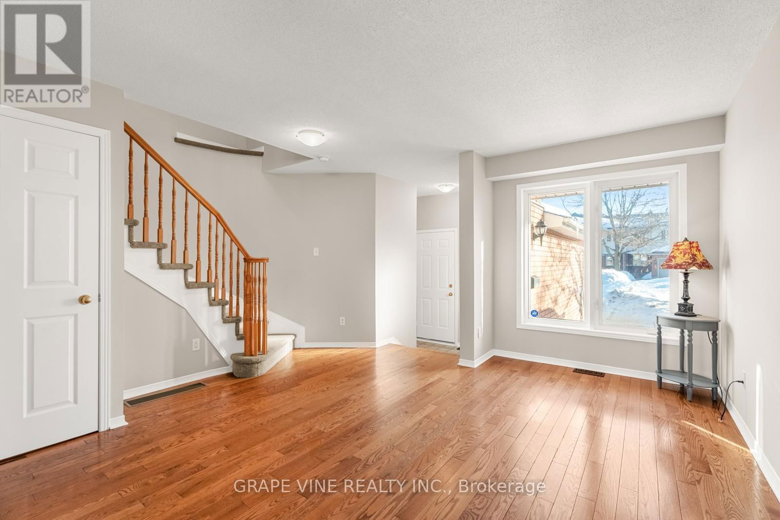 430 LAWLER CRESCENT Image 9