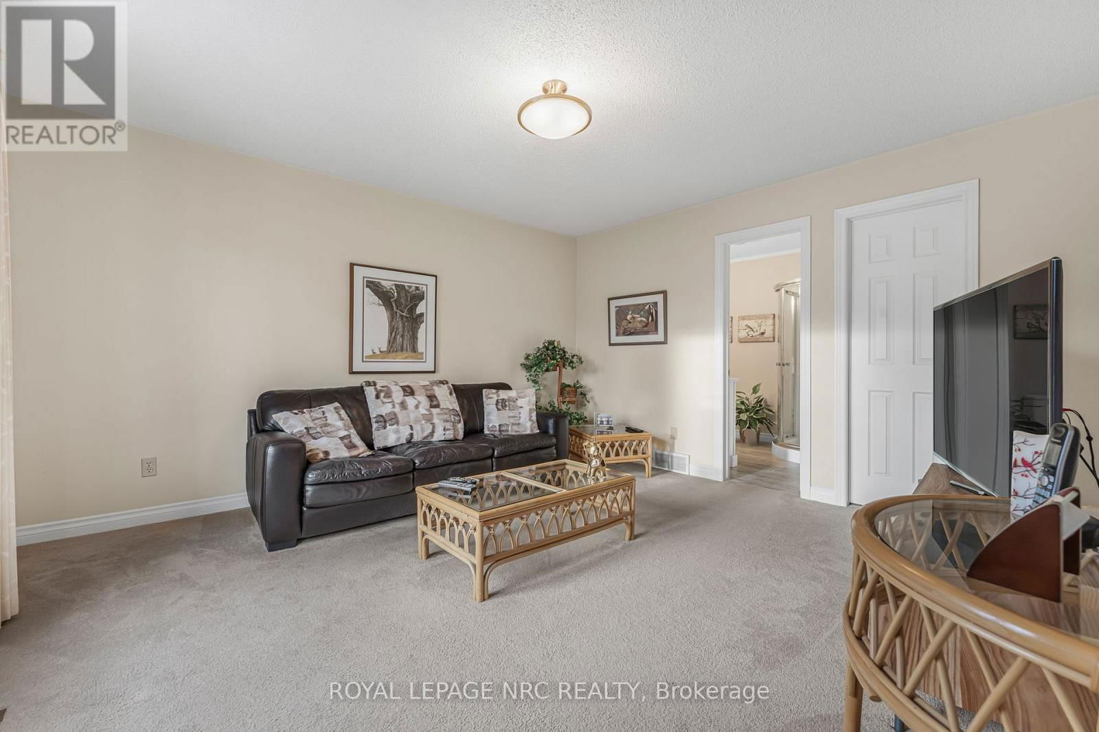38 COLONEL BUTLER CRESCENT Image 10